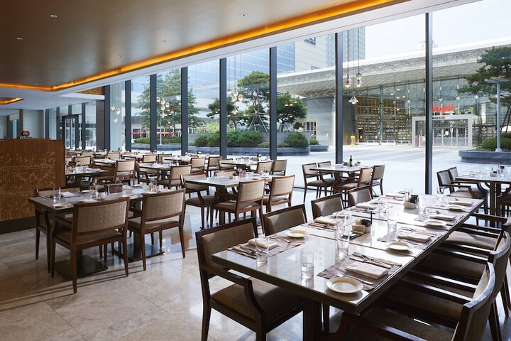 Dining 84 of 147