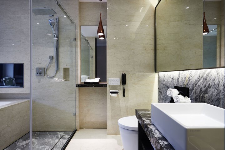 Room 32 of 50