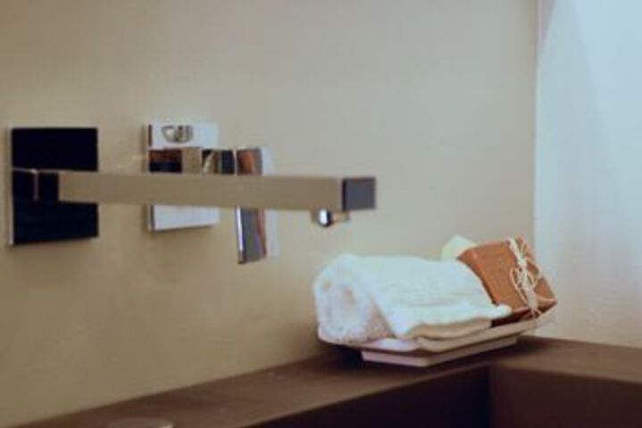 Room 9 of 27