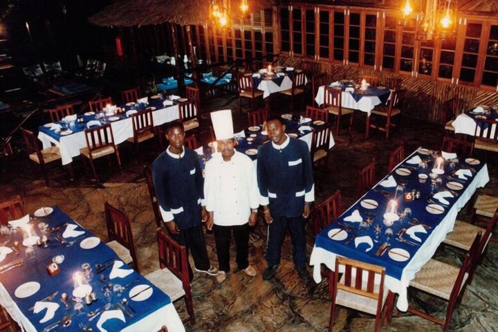 Dining 15 of 28