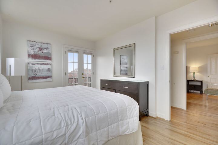 Room 2 of 19