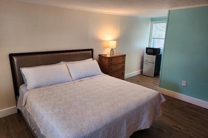 Room 3 of 43