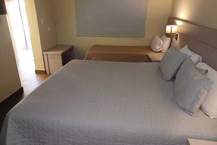 Room 16 of 76