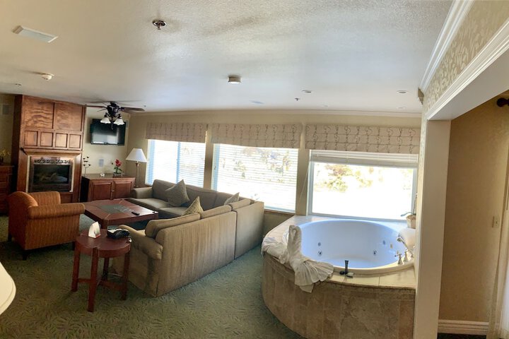 Private spa tub