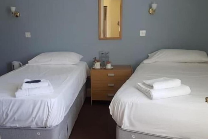 Room 15 of 34