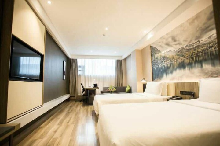 Room 18 of 79