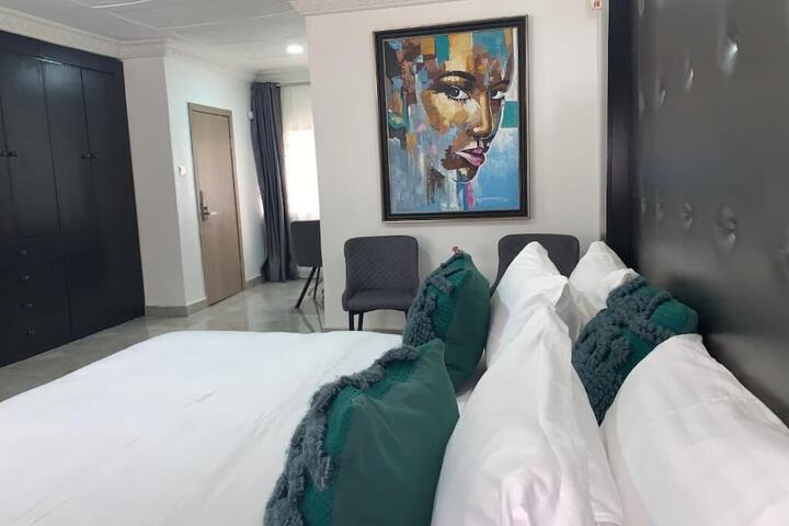 Room 12 of 50