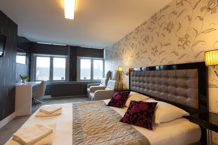 Room 8 of 38