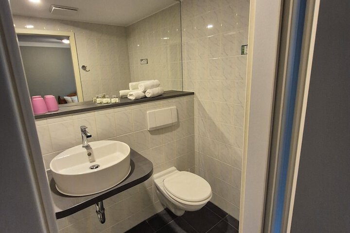Room 16 of 23