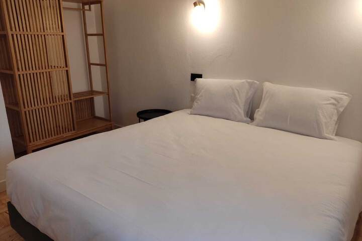 Room 7 of 27