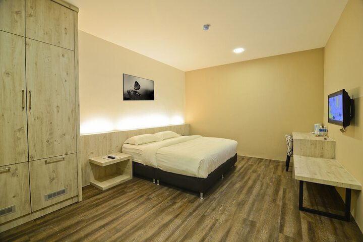 Room 12 of 31