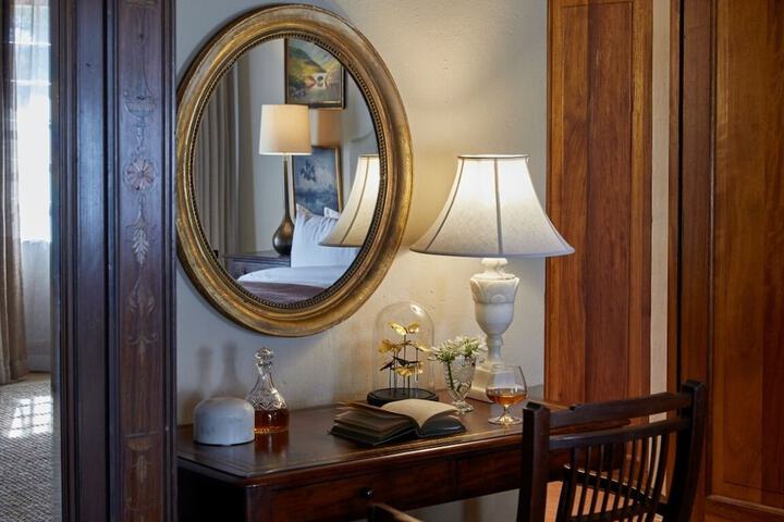 Room 12 of 77