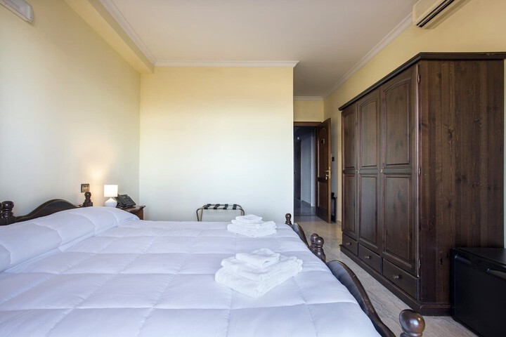 Room 26 of 64