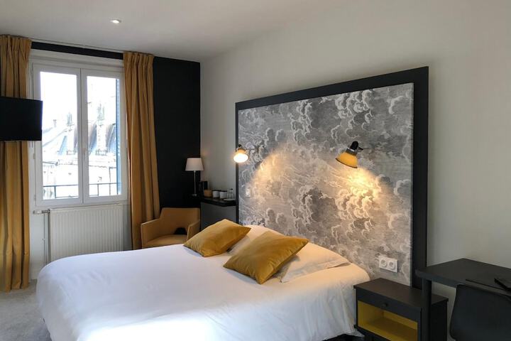 Room 14 of 28