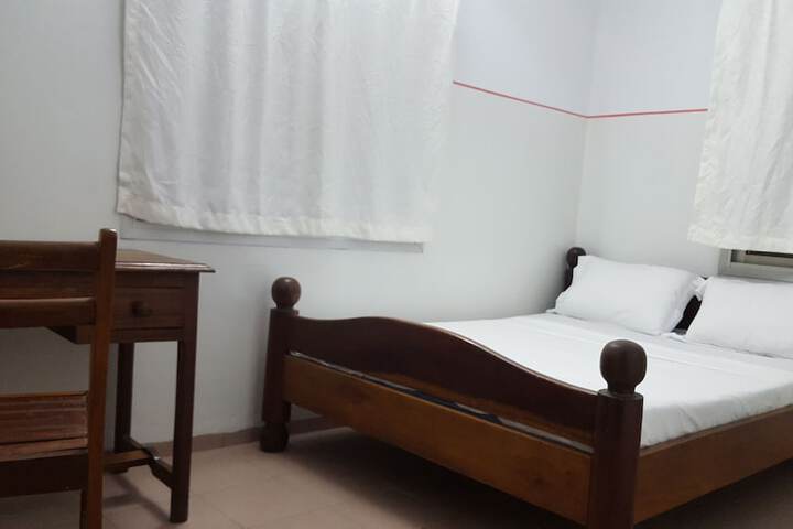 Room 10 of 25