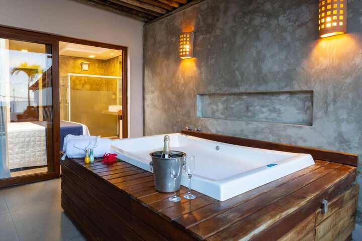 Jetted tub