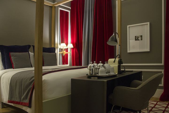 Room 68 of 143