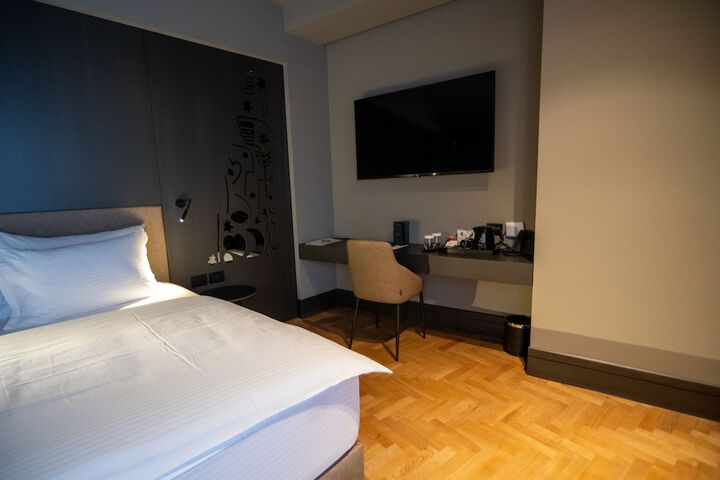 Room 43 of 163