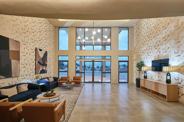 Hotel Interior 17 of 155