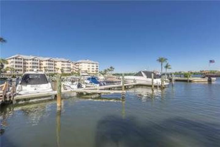 Image of Harbor Towers Yacht Pool 1 Br condo by RedAwning