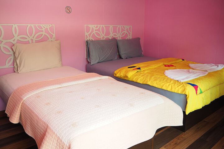 Room 10 of 43