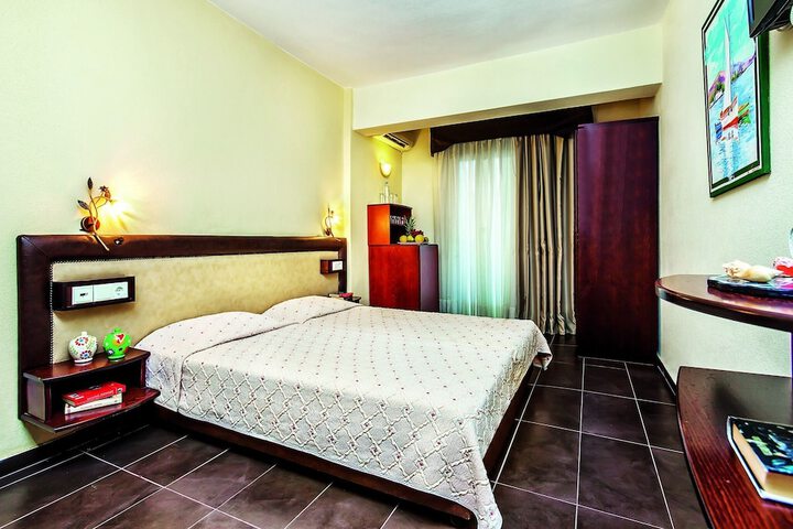 Room 17 of 48