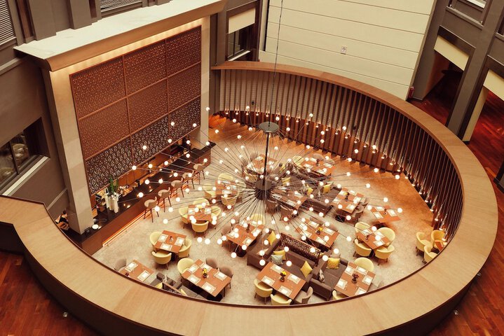 Dining 83 of 89