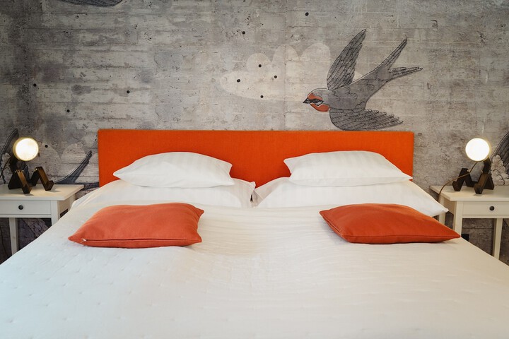 Room 4 of 78