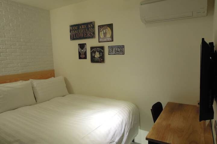 Room 6 of 37