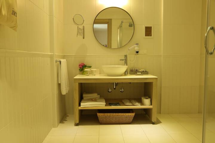 Room 44 of 87