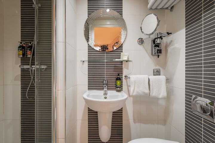 Clean Restrooms