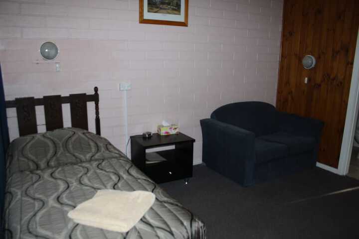 Room 5 of 27