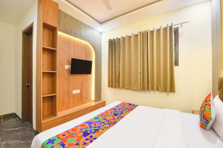 Room 16 of 25