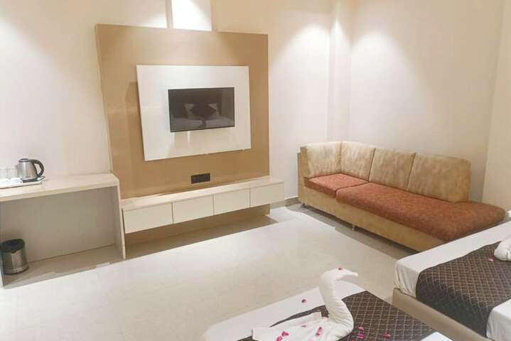 Room 6 of 24
