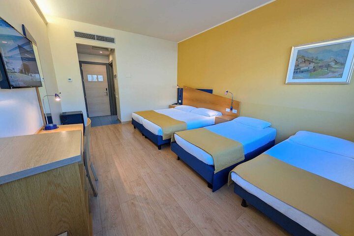 Room 27 of 57