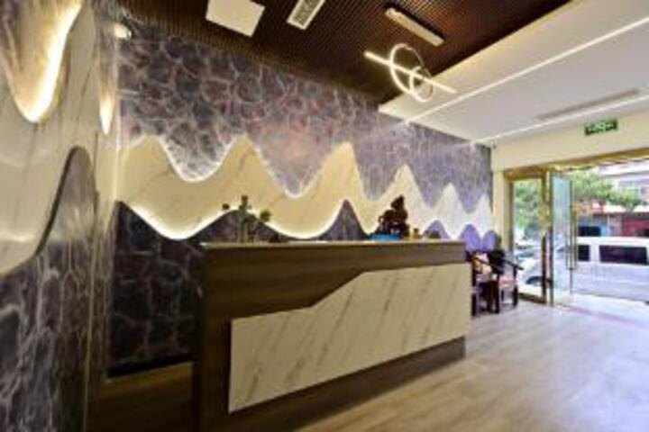 Longmen Inn Smart Voice Hotel