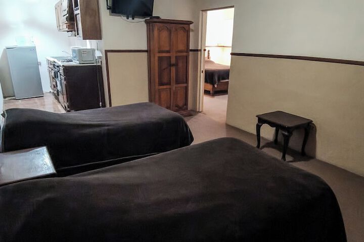 Room 21 of 114