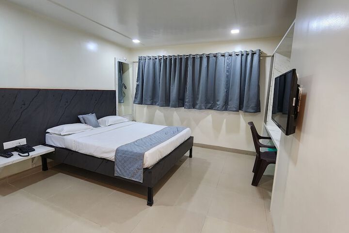 Room 4 of 22