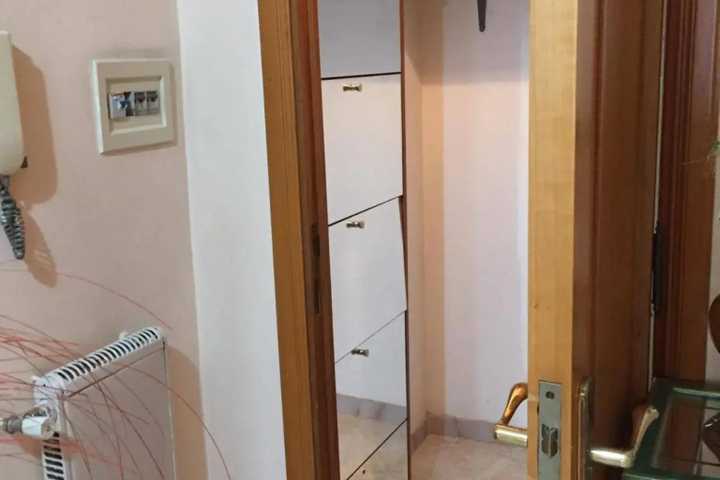 Room 7 of 10