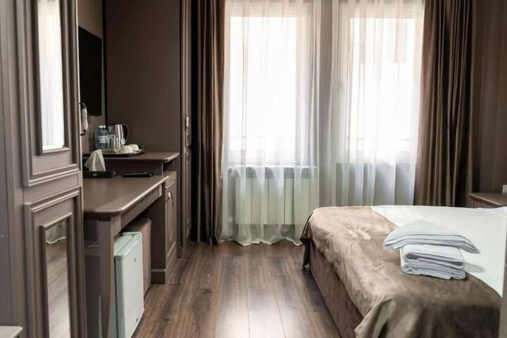 Room 27 of 84