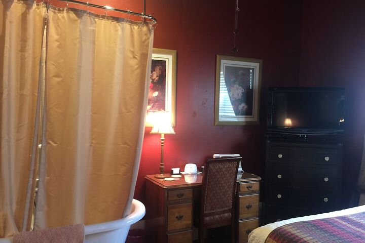 Room 4 of 46