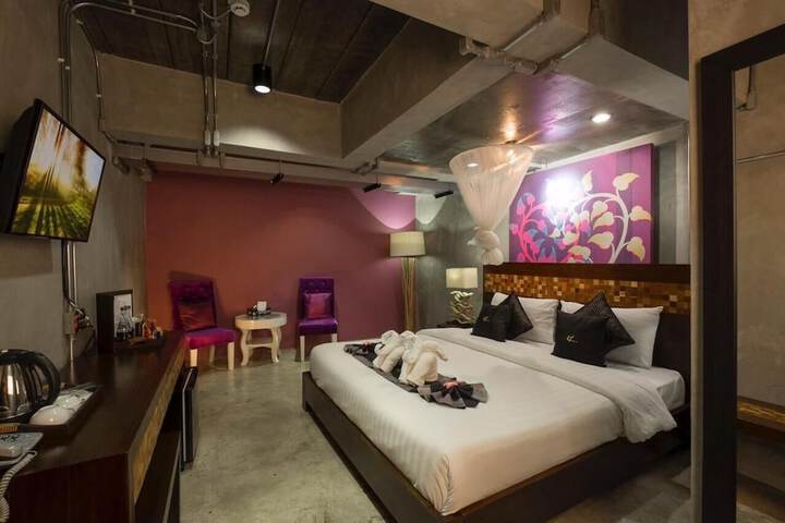 Room 17 of 60