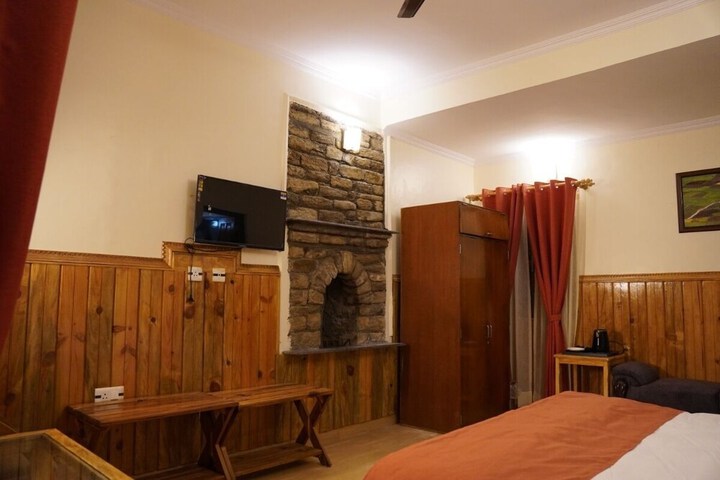 Room 2 of 112