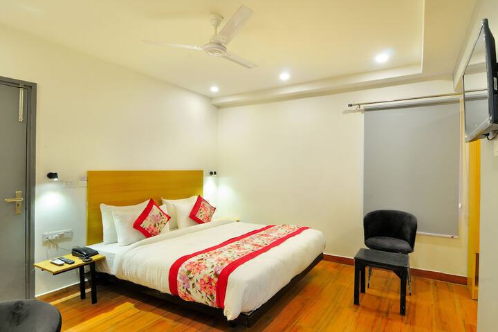 Room 2 of 17