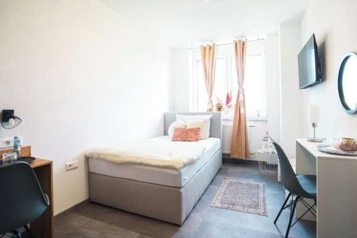 Room 9 of 13
