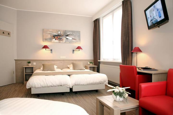 Room 12 of 47