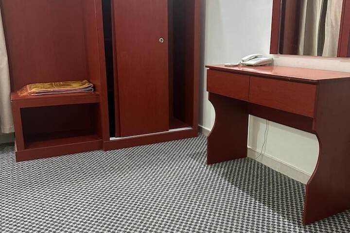Room 18 of 52