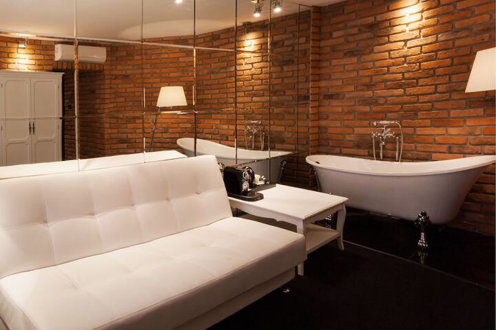 Room 63 of 112
