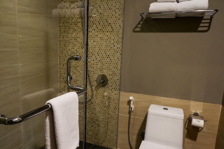 Room 14 of 32
