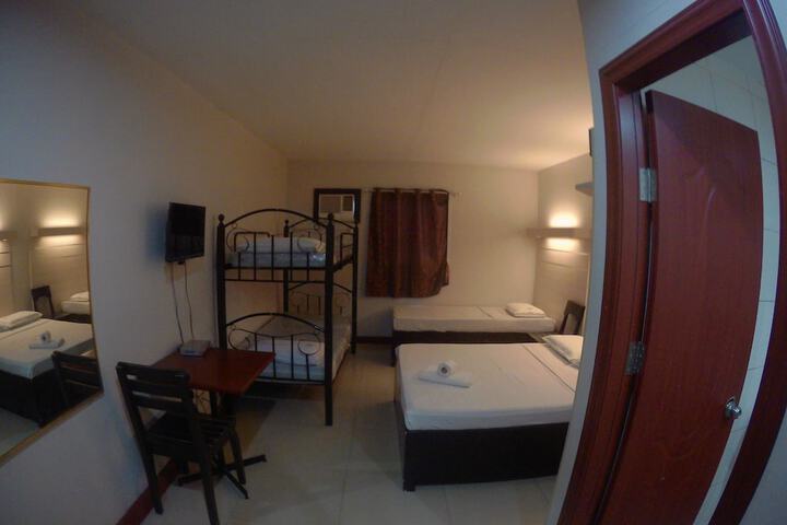 Room 32 of 94